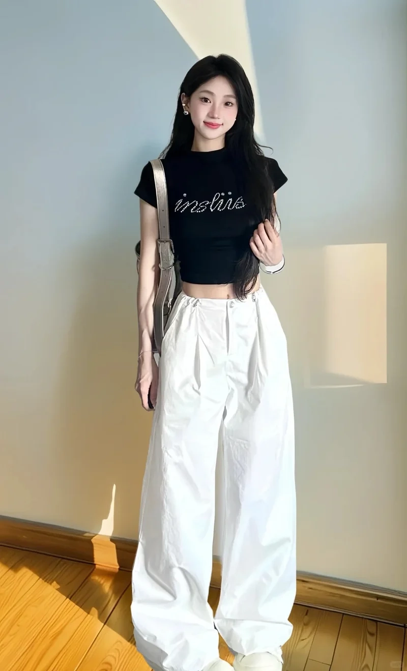Outfit sống ảo xinh xắn nhờ áo croptop chụp ảnh