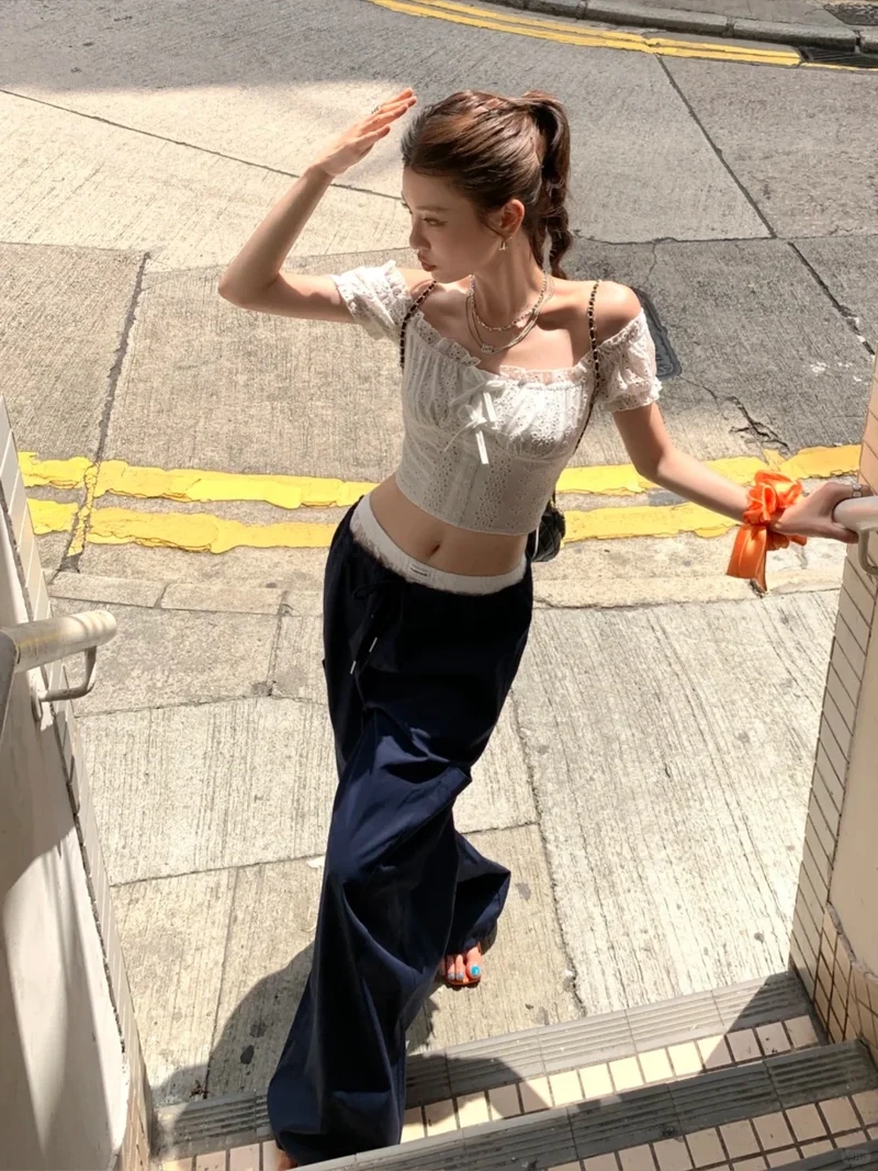Phong cách street style ấn tượng với áo croptop street style