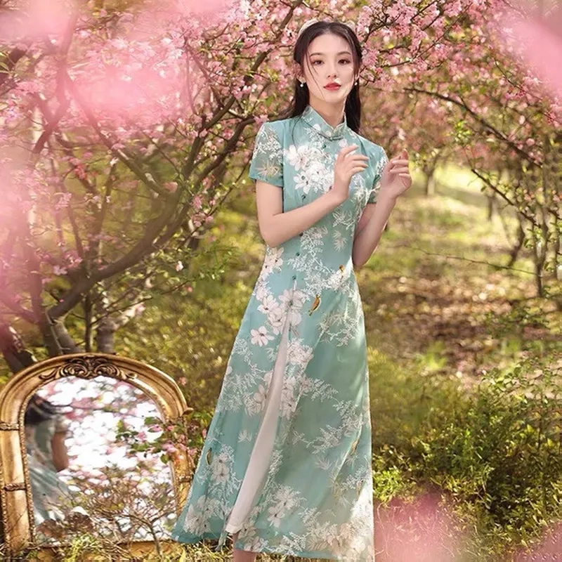 Kiểu áo dài cách tân tay lỡ thanh lịch dễ mặc