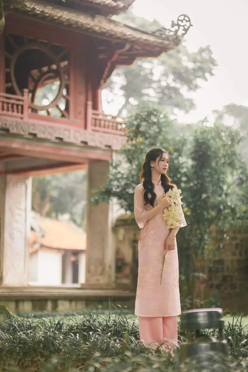 Áo dài cách tân phối quần culottes cá tính