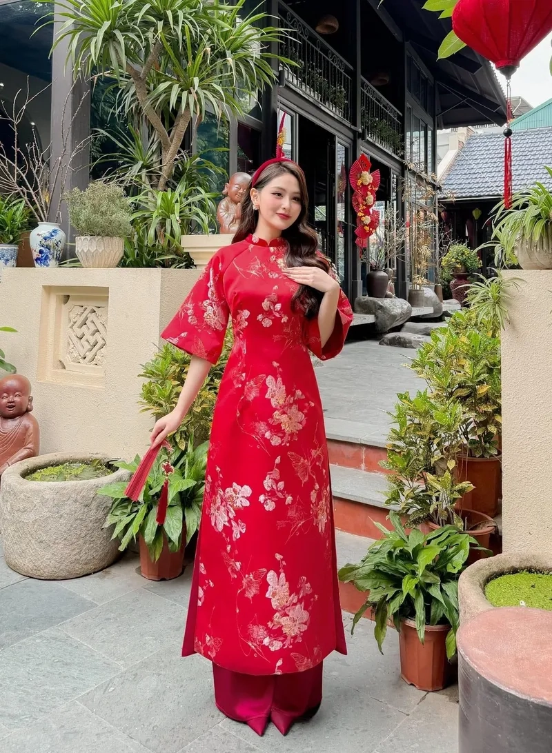 Áo dài dáng suông che khuyết điểm vóc dáng
