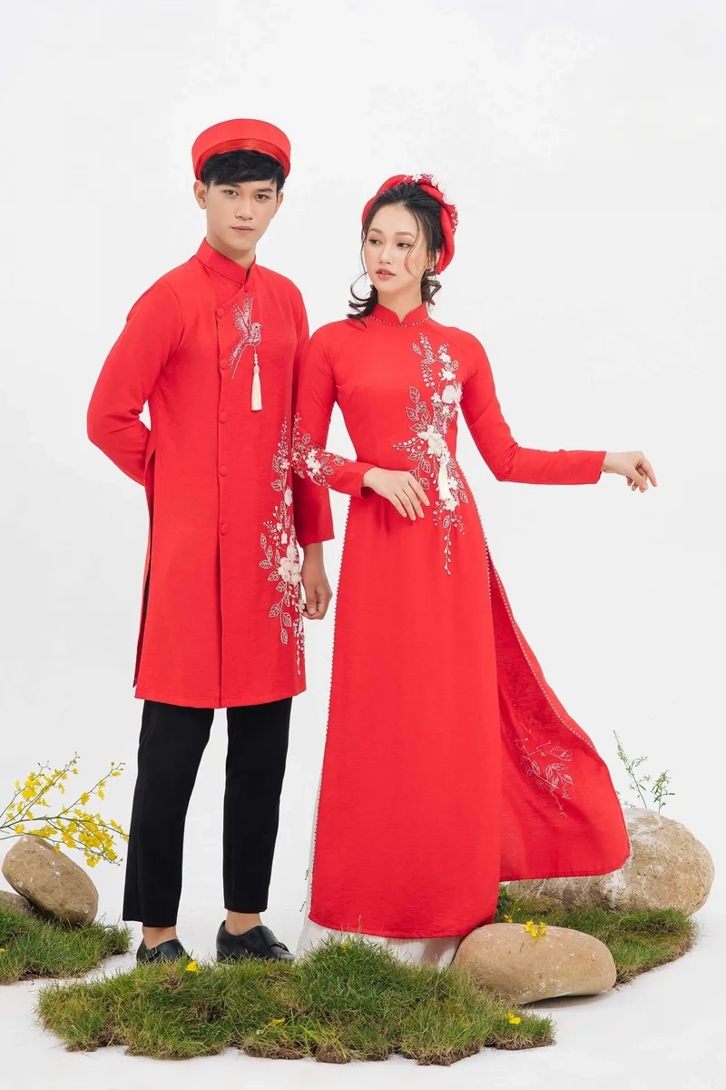 Tinh hoa thủ công trong áo dài đôi thêu tay