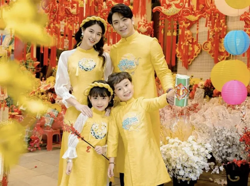 Chất liệu chọn lọc tôn dáng cùng áo dài gia đình cao cấp