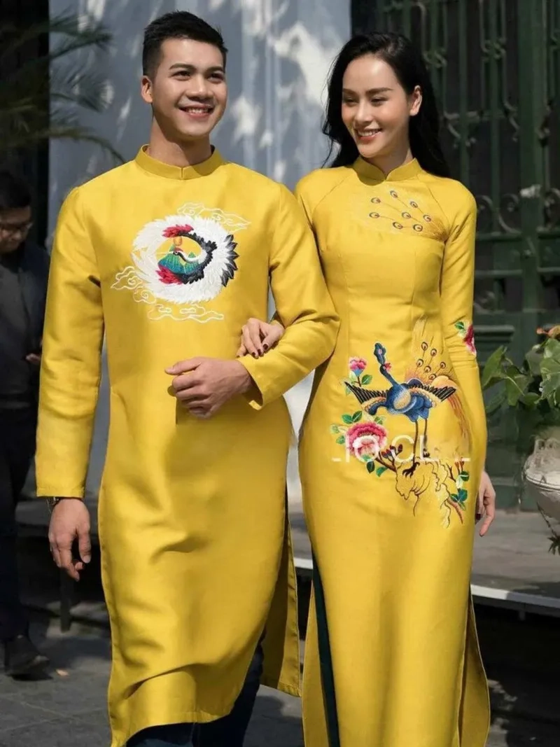 Phong cách mới mẻ nổi bật cùng áo dài gia đình cách tân