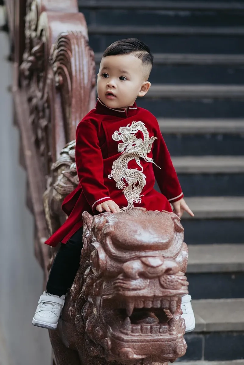 Phong cách lịch sự với áo dài trẻ em bé trai ngày lễ