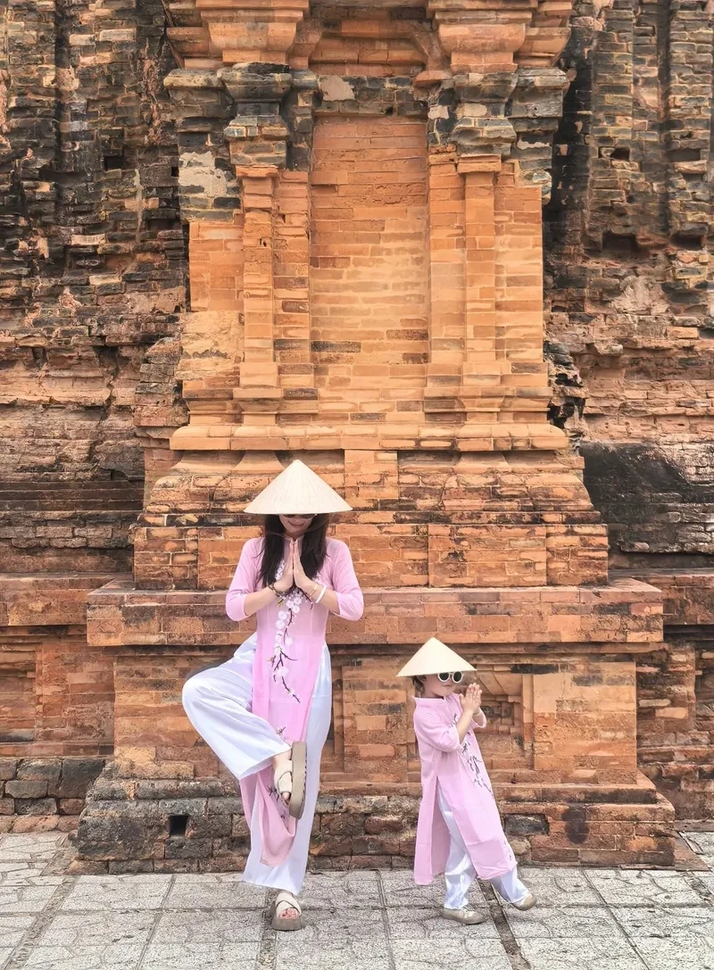 Tiện lợi nhanh gọn với áo dài trẻ em may sẵn