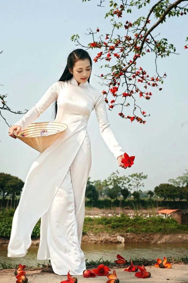 Khoảnh khắc áo dài truyền thống học sinh trong trẻo
