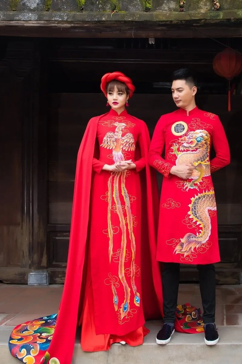 Nét mới áo dài truyền thống cách tân nhẹ hài hòa