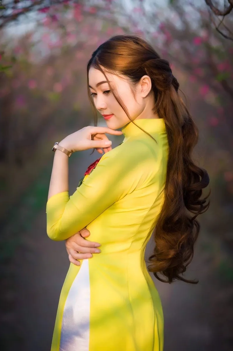 Dòng áo dài vàng cao cấp dành cho dịp đặc biệt