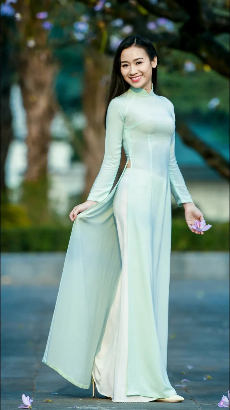 Giá trị xưa được giữ trọn với áo dài xanh truyền thống