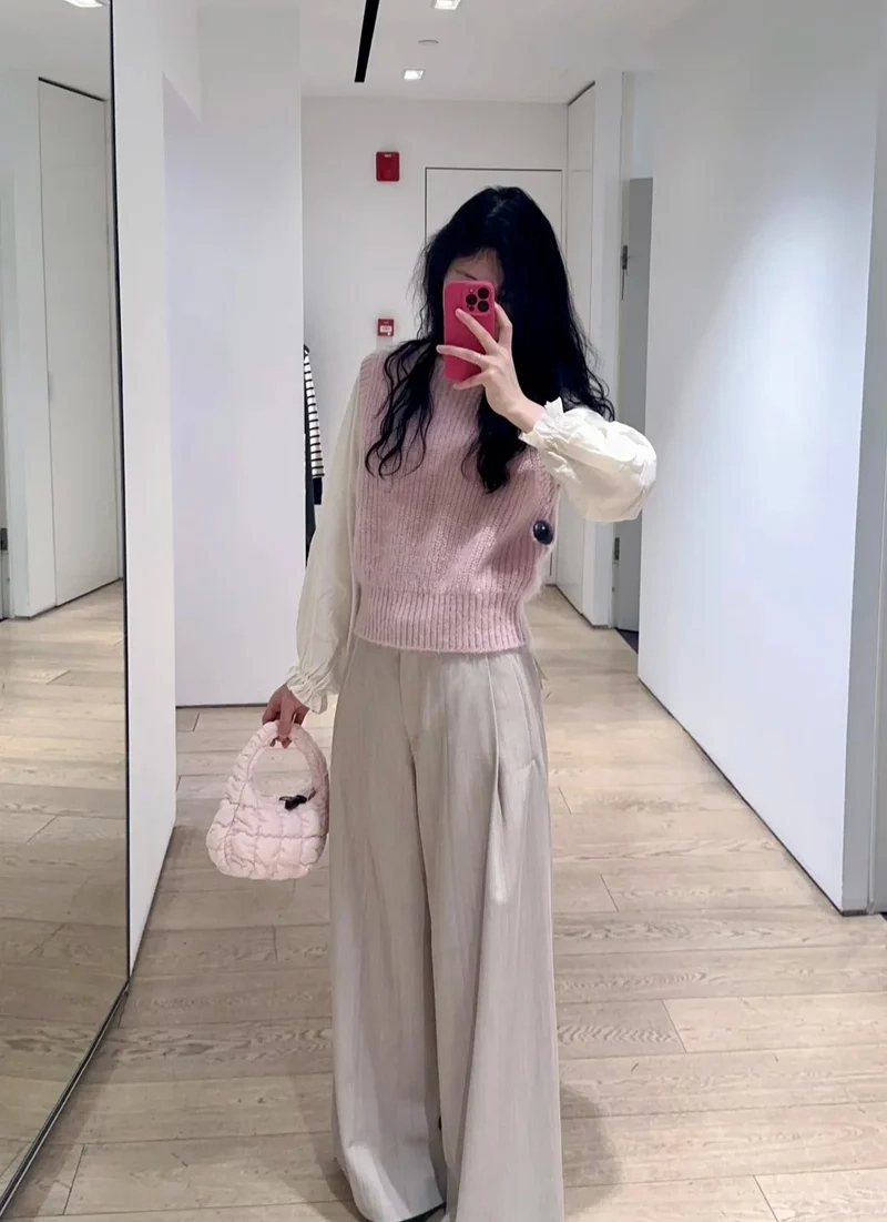 Sang trọng nhẹ nhàng với áo gile len dệt kim
