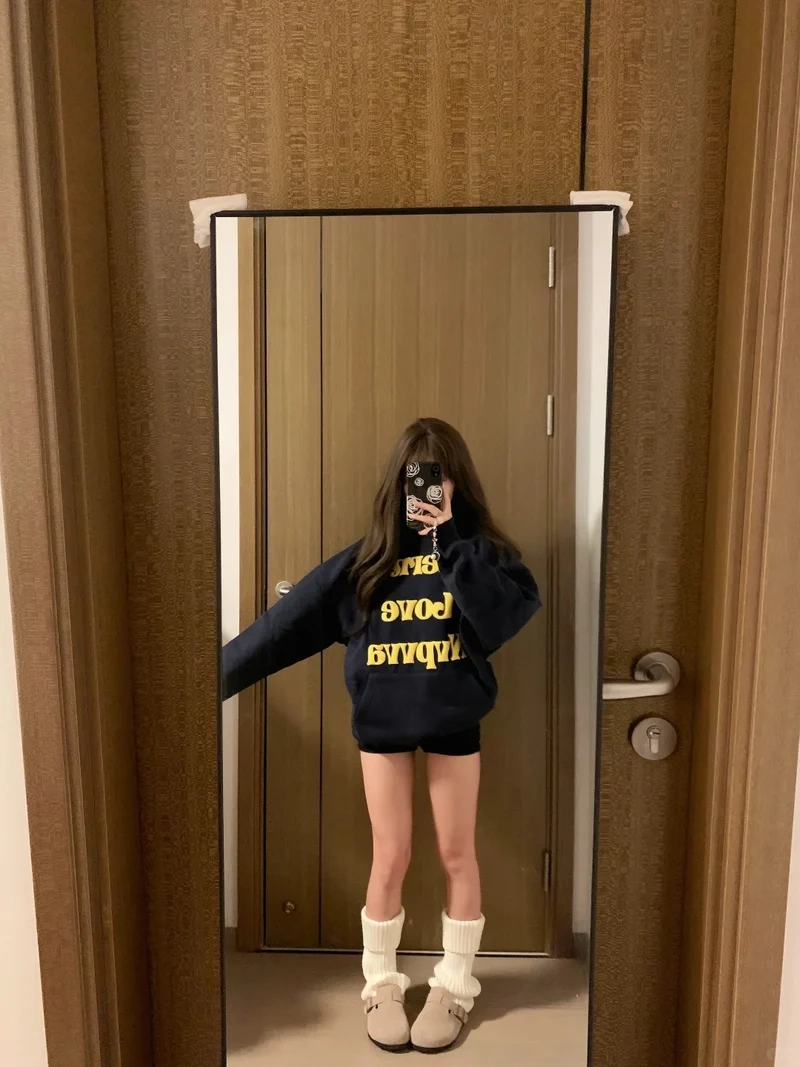 Năng động dạo phố với áo hoodie form rộng nữ