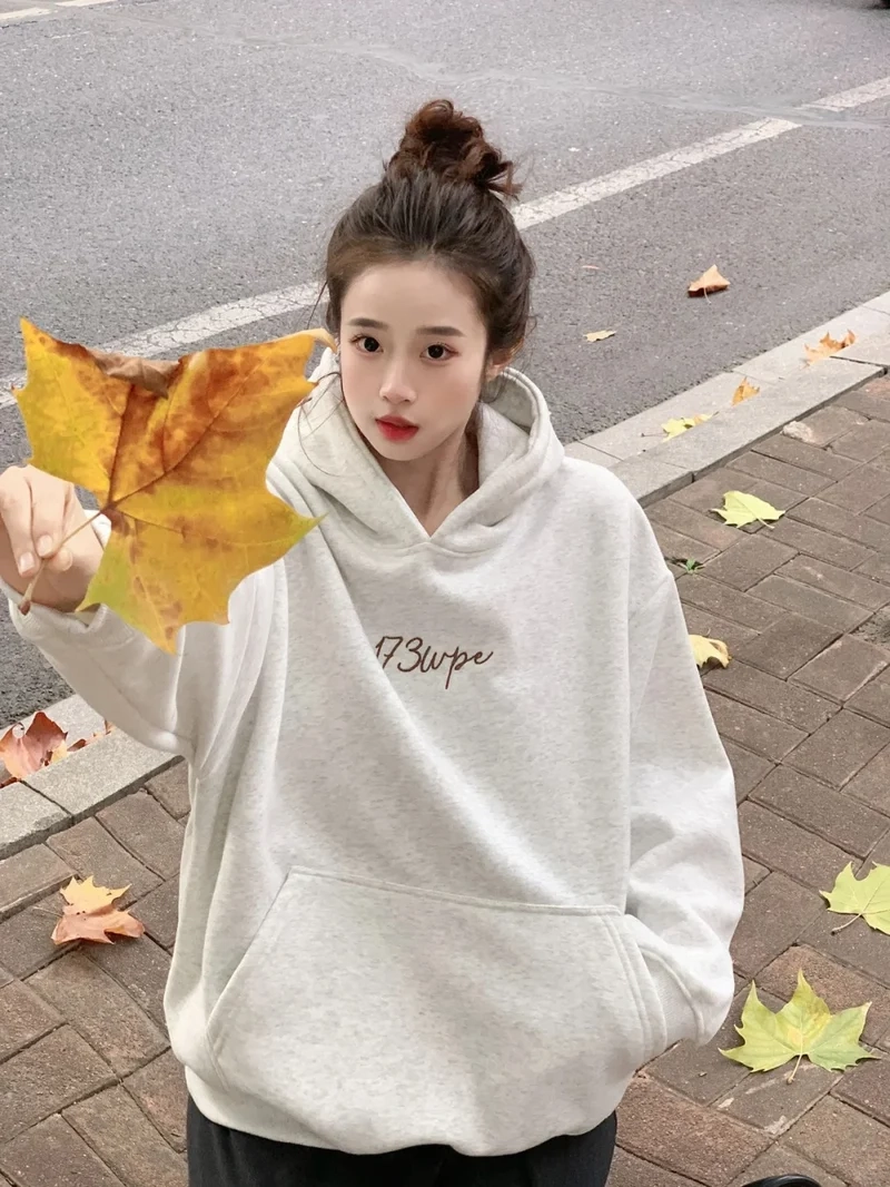 Năng động mỗi ngày với áo hoodie form rộng năng động