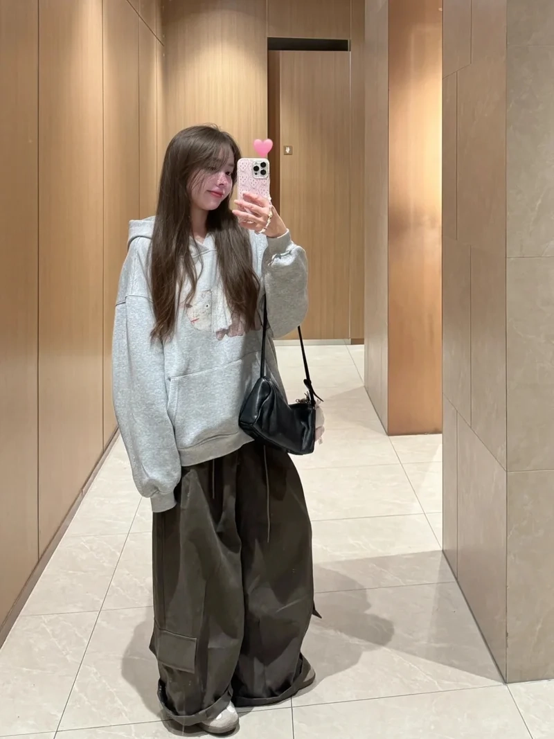 Thoải mái mặc hàng ngày cùng áo hoodie form rộng mặc hàng ngày