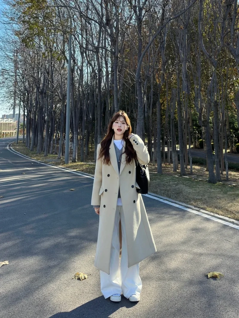 Phong cách street style nổi bật với áo măng tô street style