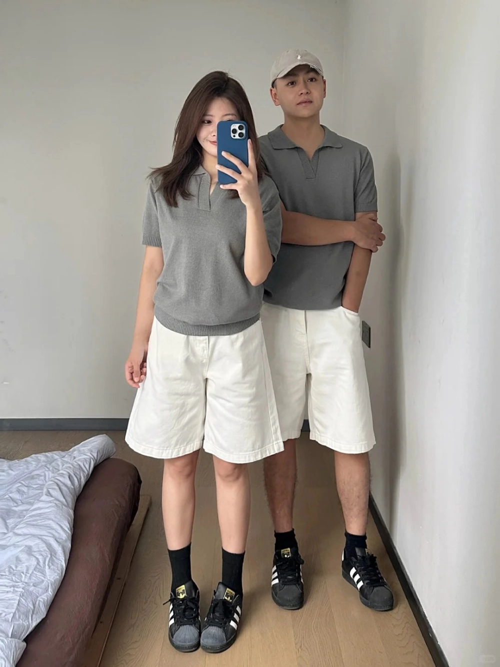 Áo polo cặp in logo tinh tế cho đôi lứa