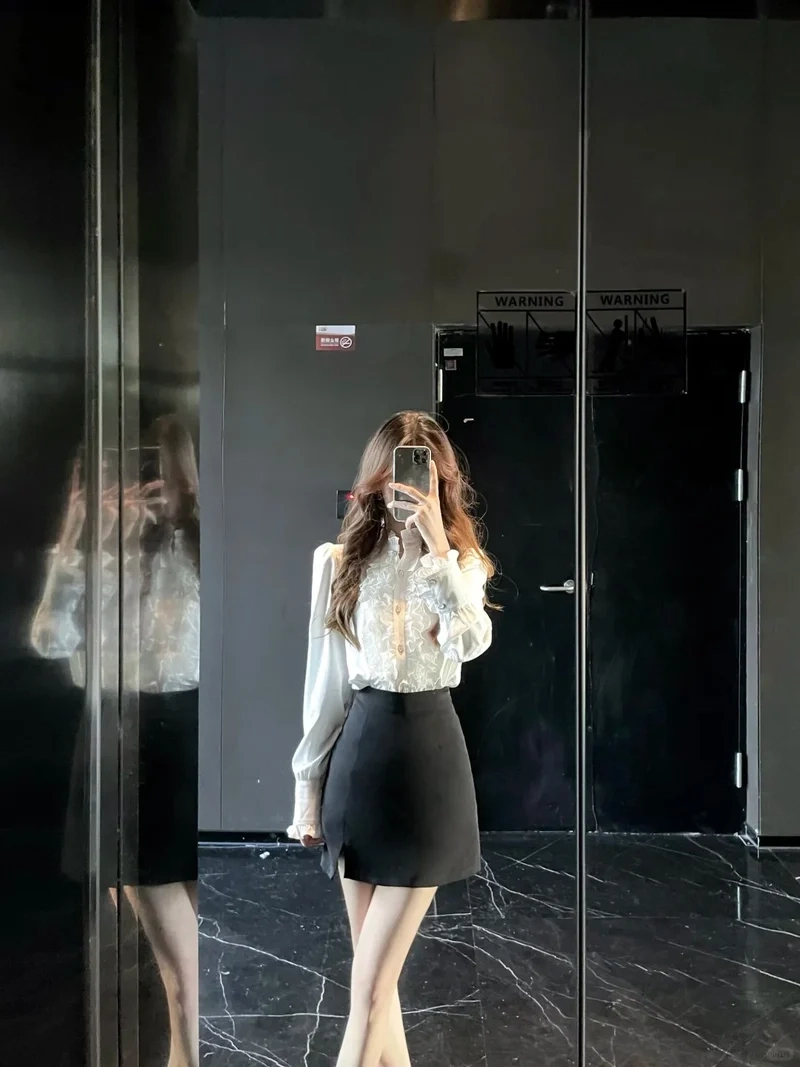 Street style trẻ trung cùng áo sơ mi kiểu nữ street style