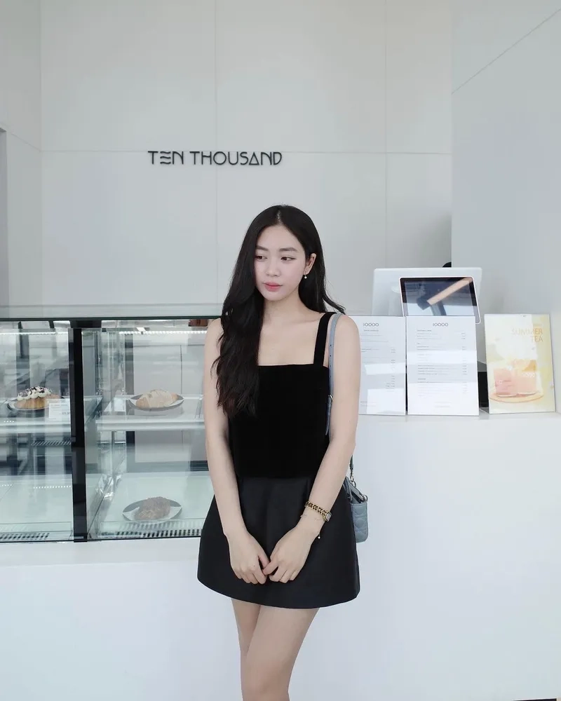 Kiểu phối đồ nữ quần jean năng động