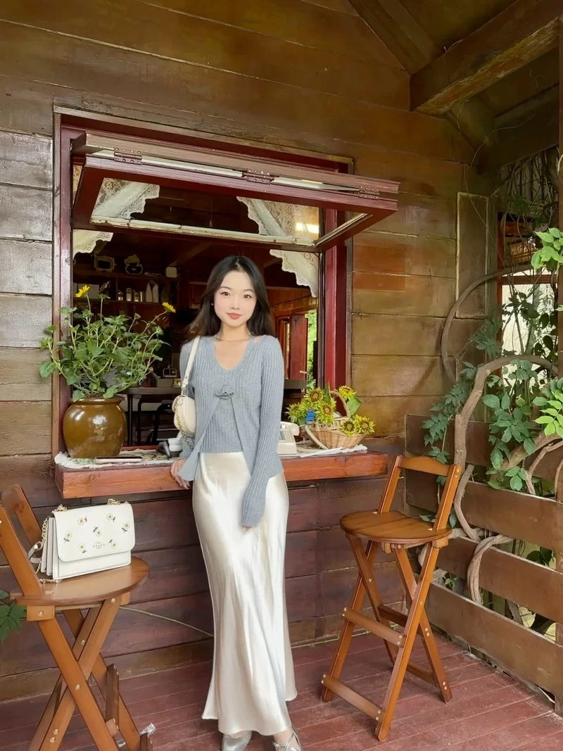 Tôn khí chất với chân váy lụa sang trọng