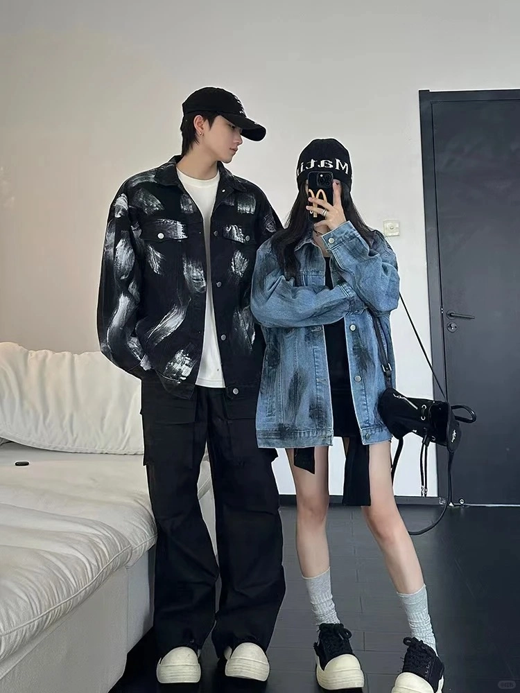 Sử dụng phụ kiện denim cho cặp đôi thêm nổi bật