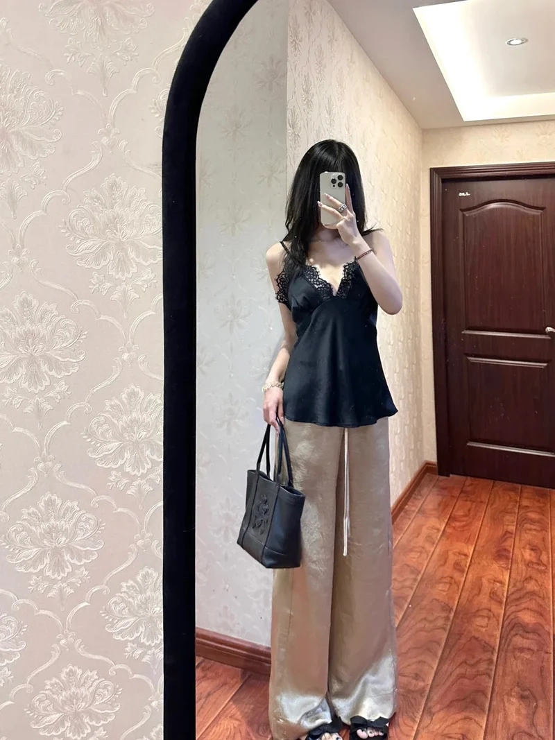 Phong cách Hàn Quốc chuẩn với quần culottes lụa phong cách Hàn