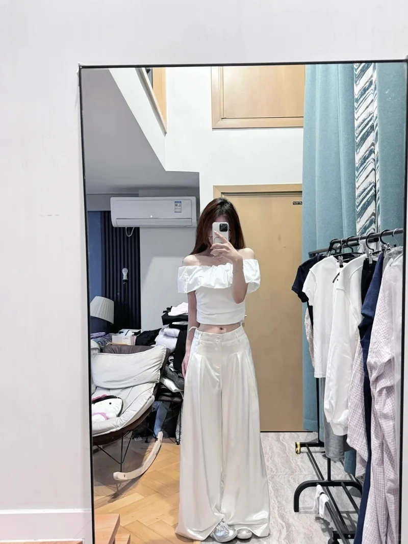 Phong cách tối giản thanh lịch với quần culottes lụa phong cách tối giản