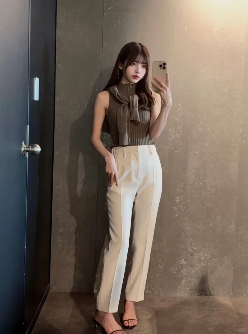 Form chuẩn tôn dáng cùng quần tây form đẹp
