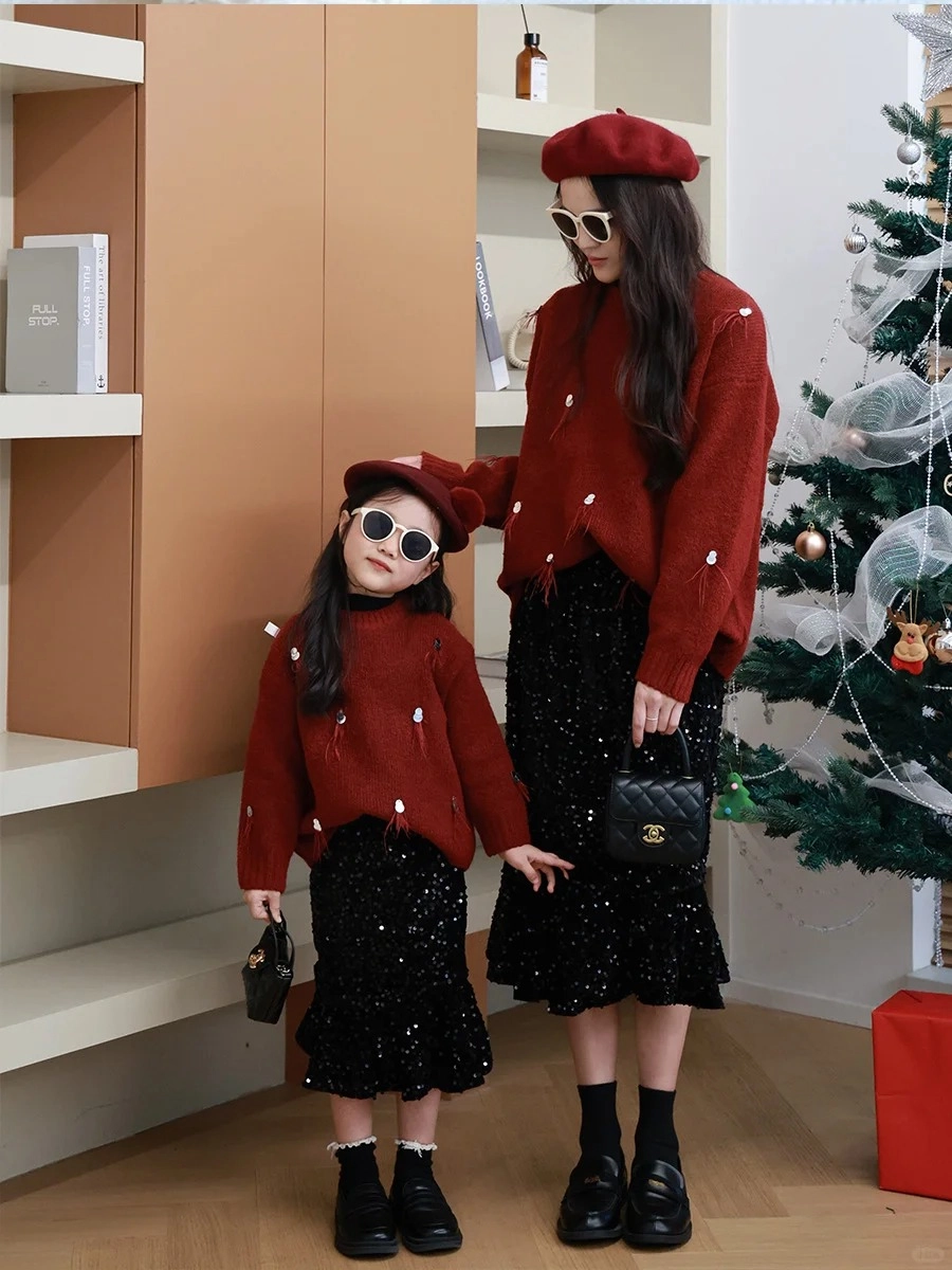 Đồ gia đình tết gấm sang trọng tông màu vàng quý phái