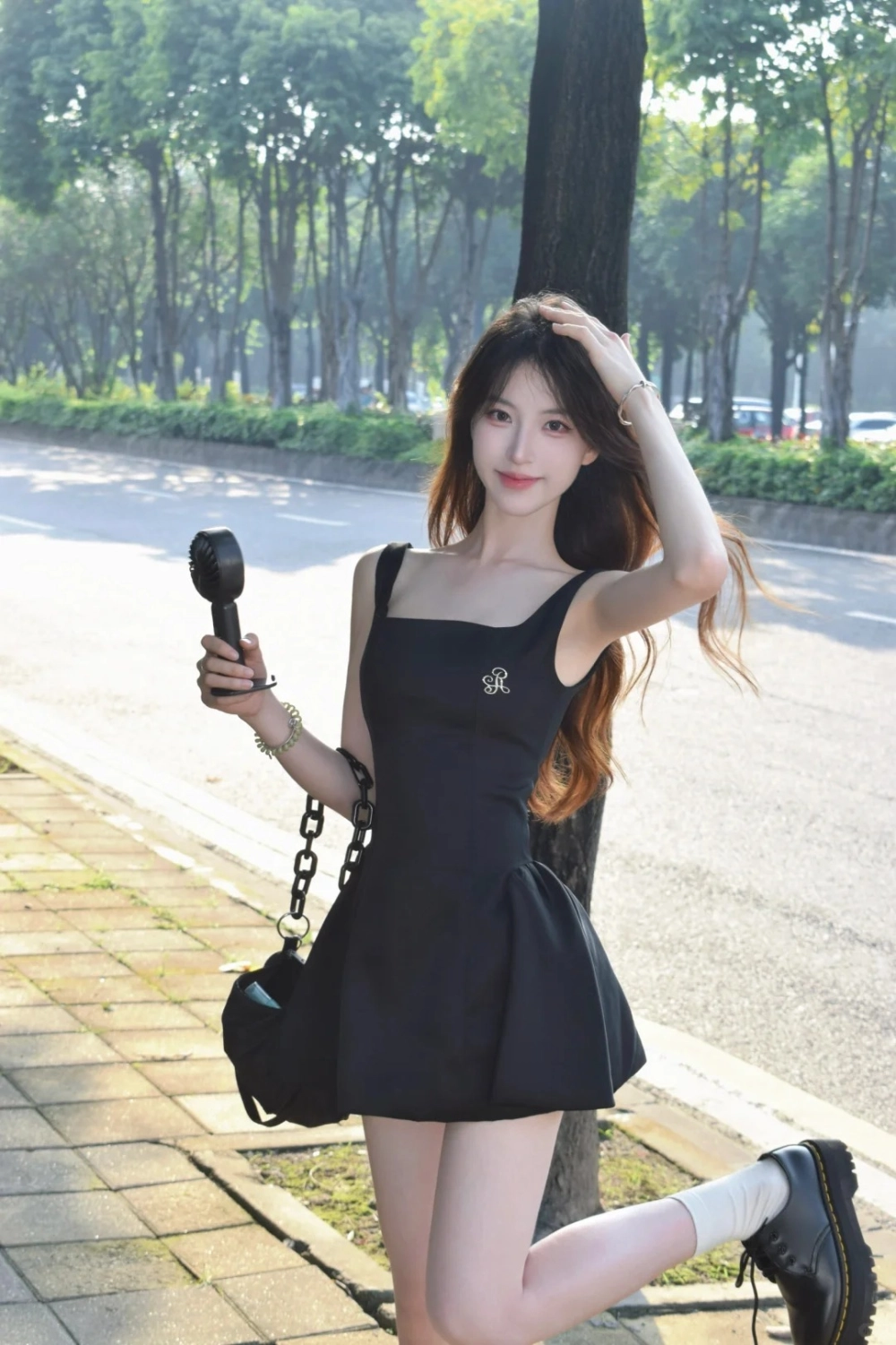Mẫu váy hai dây thiết kế tinh tế dễ mặc