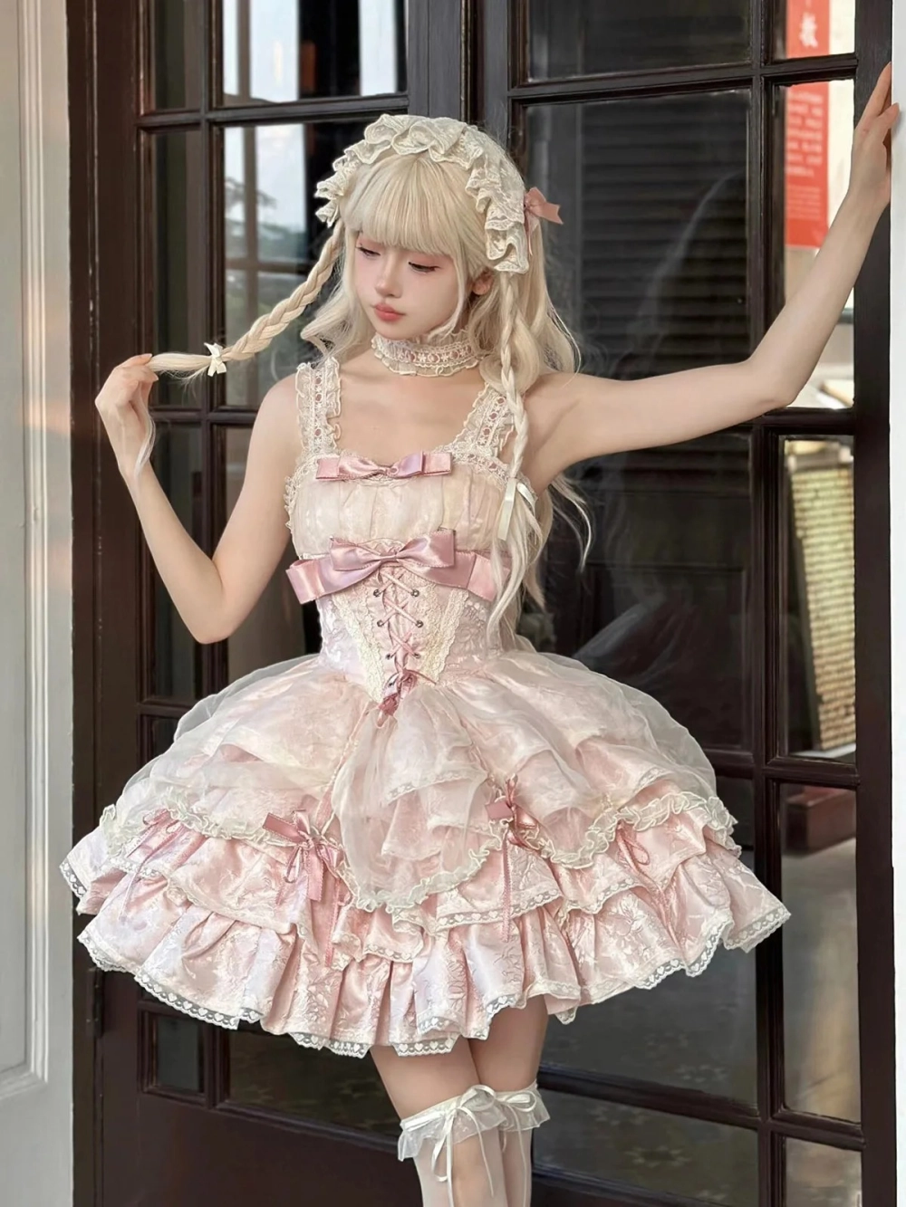 Lolita Style tạo dấu ấn riêng đầy cuốn hút