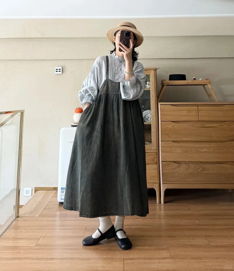 Sang trọng tinh tế với váy nhung tăm vintage