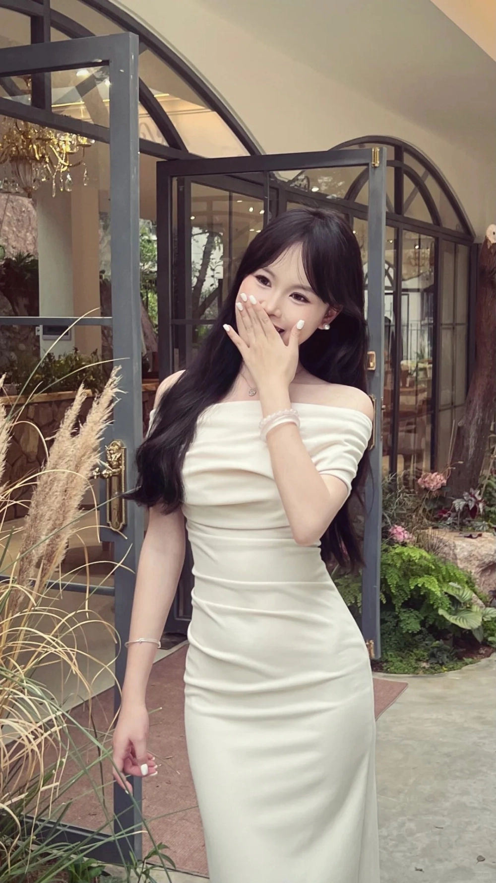 Đầm trễ vai sang trọng dành cho quý cô hiện đại