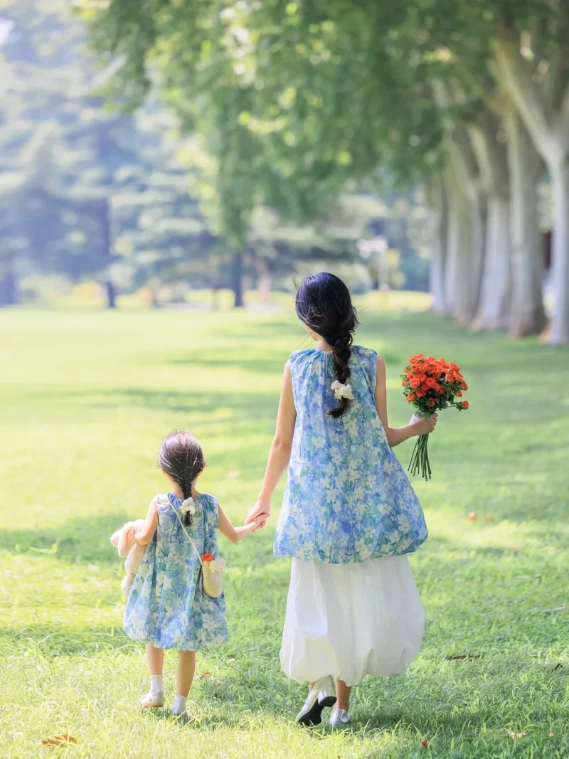 Ngày lễ thêm vui với Set váy mẹ và bé gái đi chơi