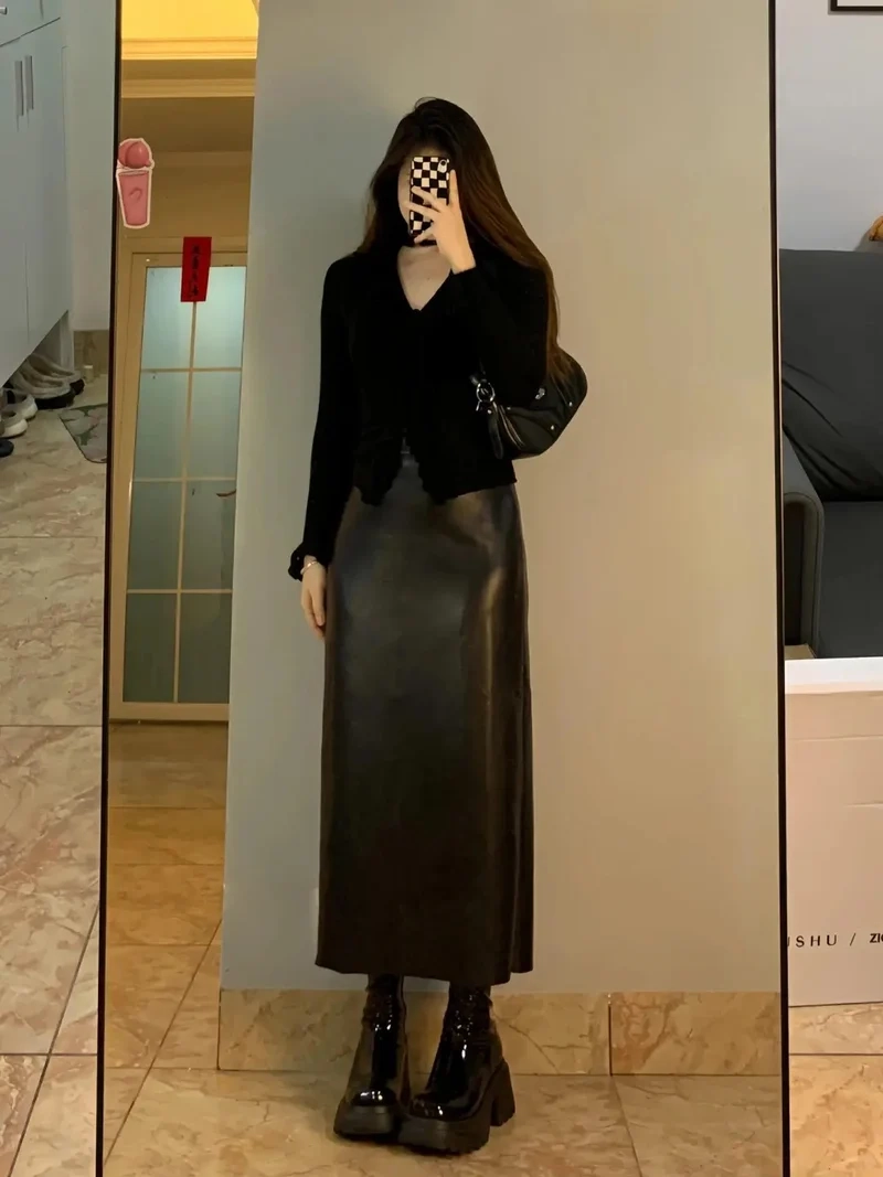 Trang phục công sở phù hợp cùng Váy chữ A dáng dài công sở
